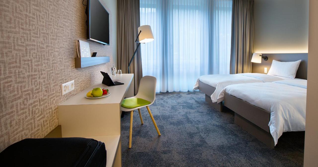 B_Smart Motel Ландкварт Екстер'єр фото